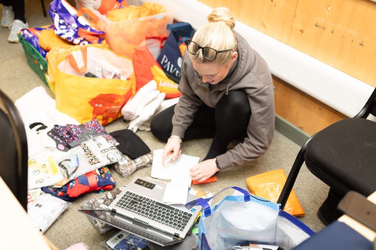 a-day-at-freeshop-123